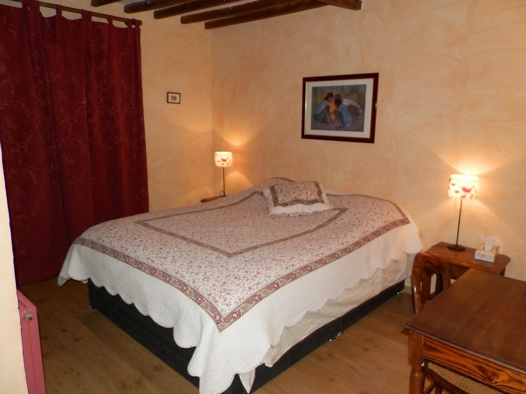Bed and Breakfast Domaine De Varenne Saint-Amand-en-Puisaye Exteriér fotografie